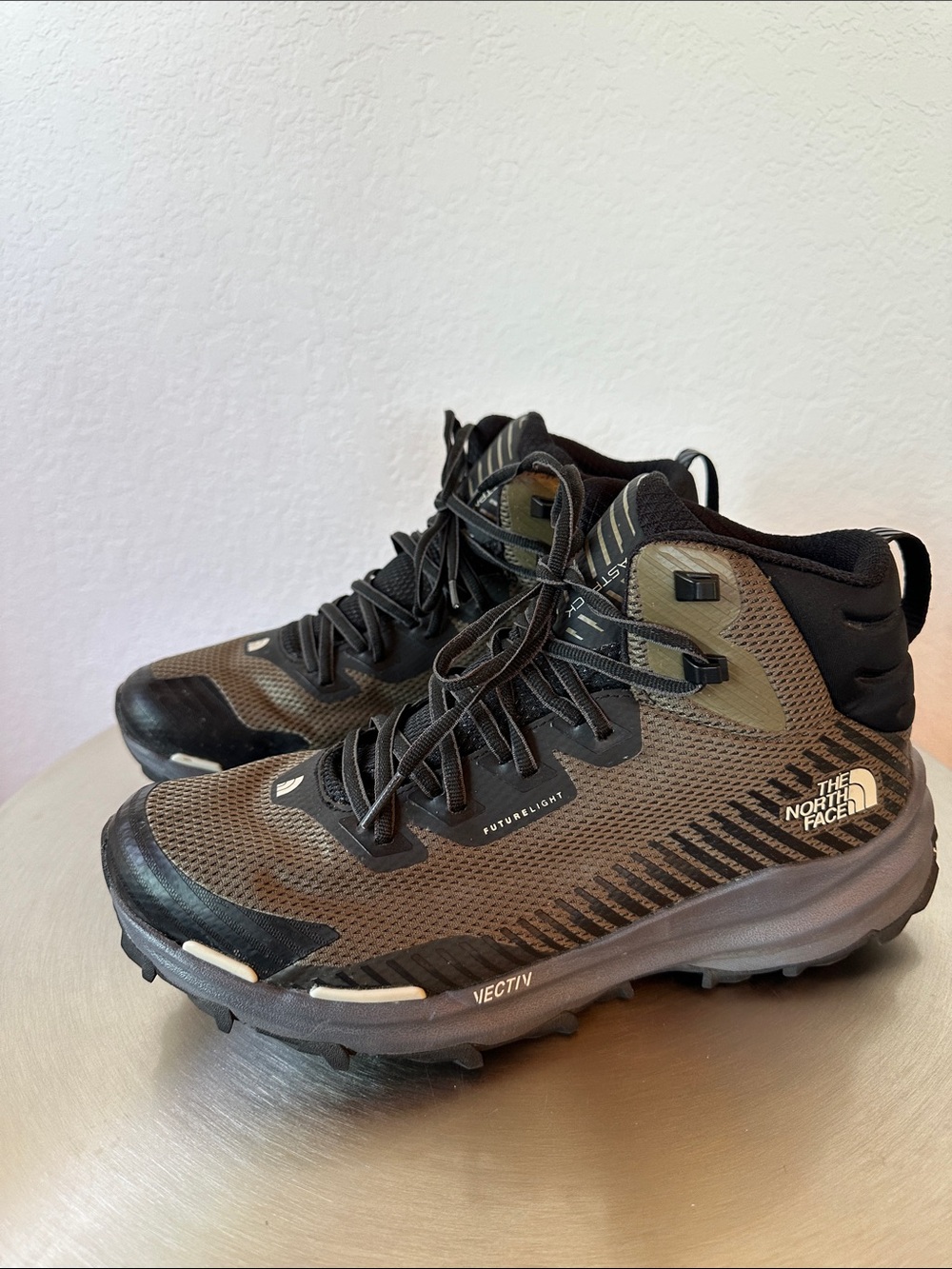The North Face Men's VECTIV Mid Hiking Boots - Olive Green & Black Like New Sz11